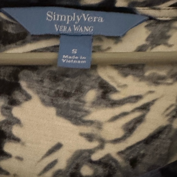 Simply Vera marble black and white top size S - Picture 2 of 3